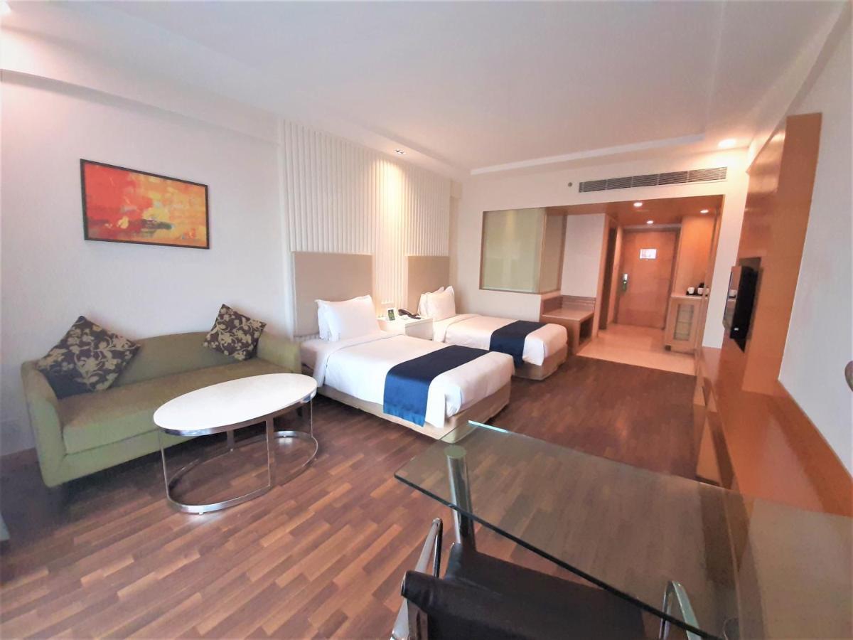 Holiday Inn Amritsar Ranjit Avenue, an IHG Hotel Bagian luar foto