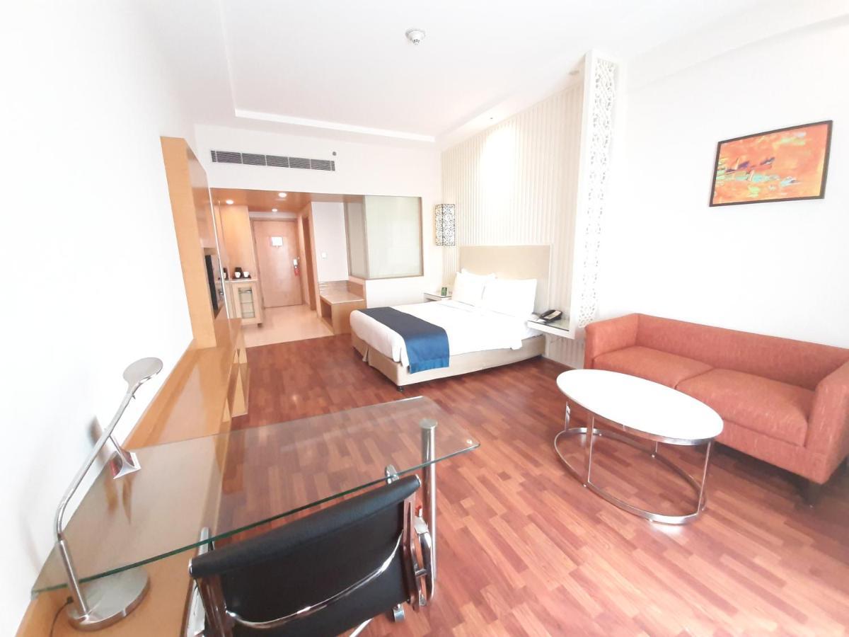 Holiday Inn Amritsar Ranjit Avenue, an IHG Hotel Bagian luar foto