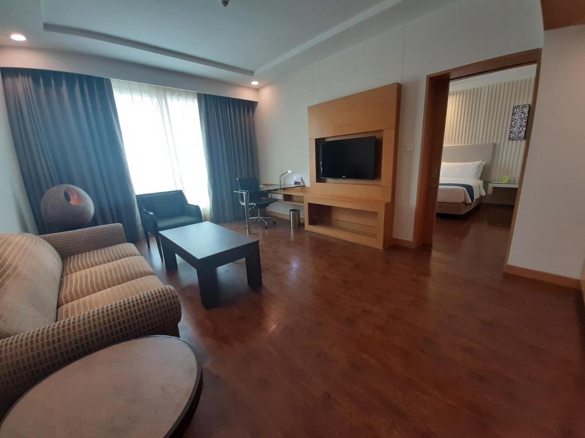 Holiday Inn Amritsar Ranjit Avenue, an IHG Hotel Bagian luar foto