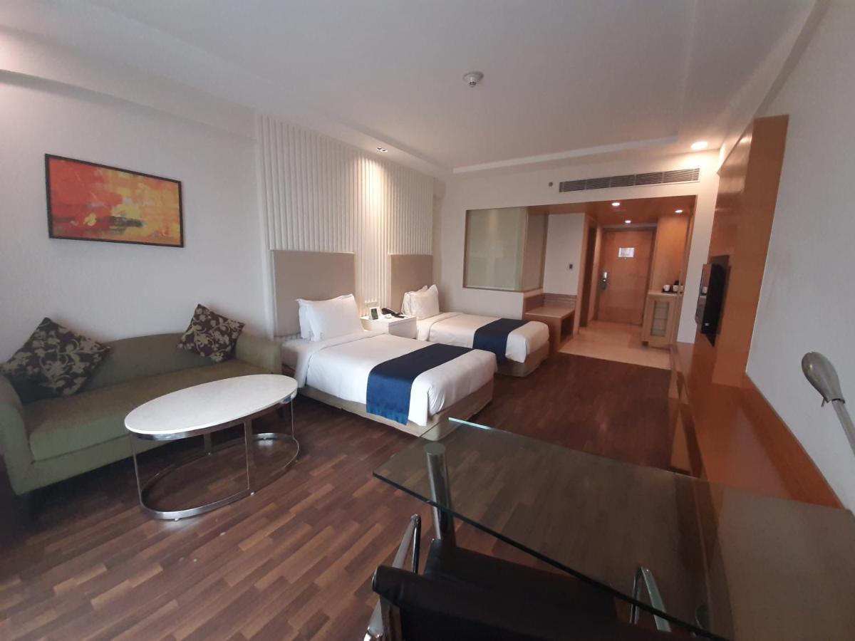 Holiday Inn Amritsar Ranjit Avenue, an IHG Hotel Bagian luar foto